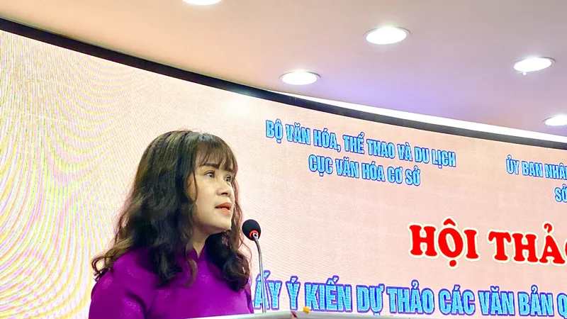 Cục trưởng Cục trưởng Cục Văn hóa cơ sở Ninh Thị Thu Hương phát biểu tại hội thảo