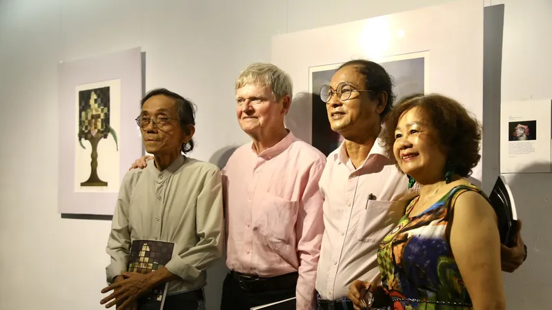 Khai mạc triển lãm “Finding Parkinsons” của cựu binh Mỹ