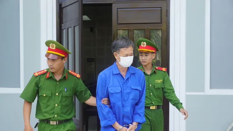 Bị cáo Tôn Thất Thạnh bị tuyên án 11 năm tù về tội "Tham ô tài sản"