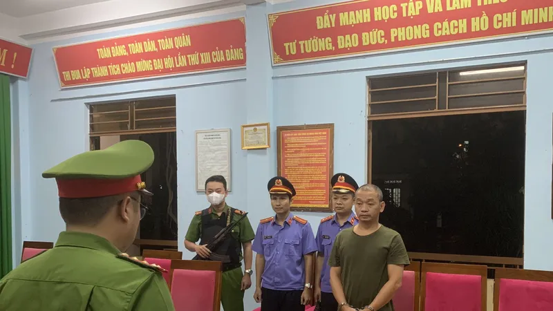 Nguyễn La Tứ Thành Đa Đức tại cơ quan điều tra