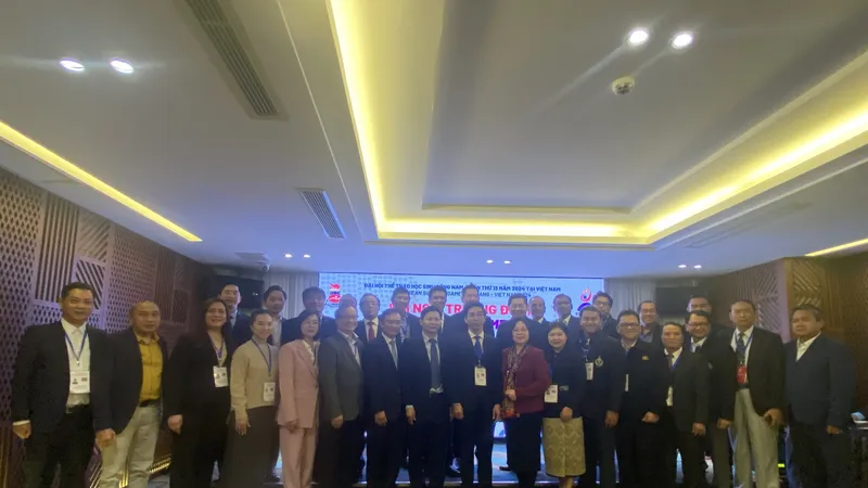 Trưởng đoàn các quốc gia thành viên Hội đồng thể thao học sinh Đông Nam Á chụp ảnh lưu niệm