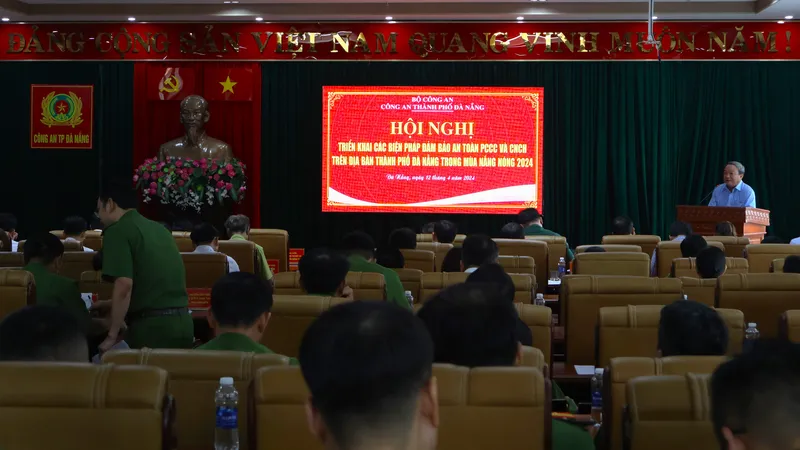 Quang cảnh hội nghị