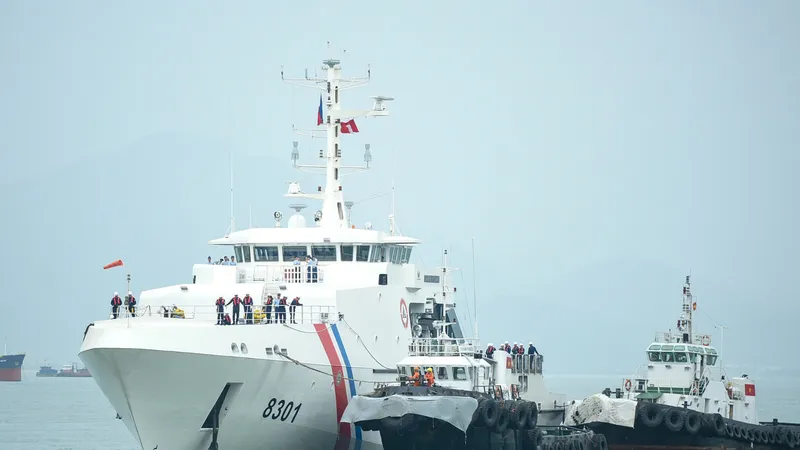 Tàu BRP GABRIELA SILANG (OPV-8301) của Lực lượng Bảo vệ bờ biển Philippines thăm xã giao TP Đà Nẵng