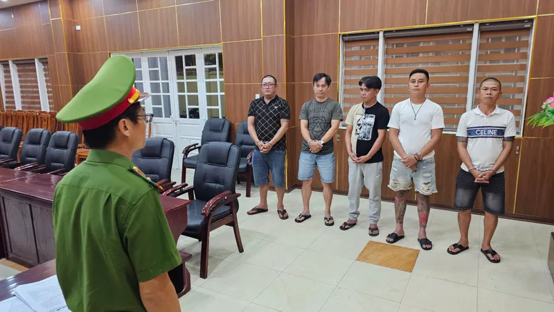 Các đối tượng tại cơ quan điều tra. Ảnh: CACC