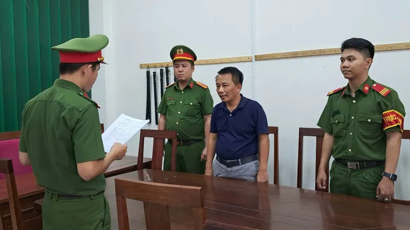 Bắt đối tượng lừa đảo, chiếm đoạt 637.000 USD để "chạy án"