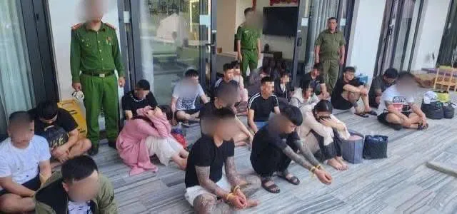 22 đối tượng tại thời điểm bị phát hiện. Ảnh: Công an TP Đà Nẵng