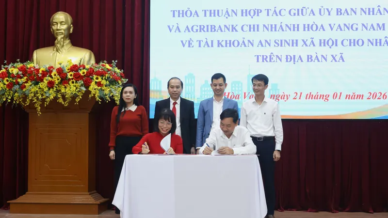 Đà Nẵng đẩy mạnh việc chi trả an sinh xã hội không dùng tiền mặt