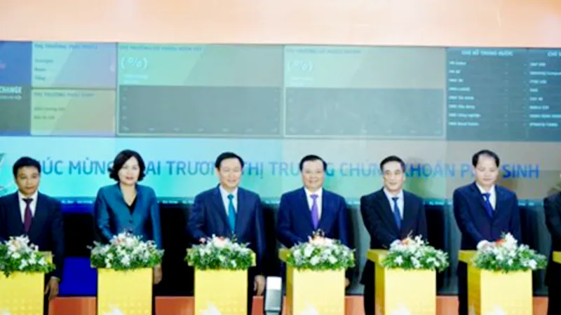 Bấm nút khai trương thị trường chứng khoán phái sinh