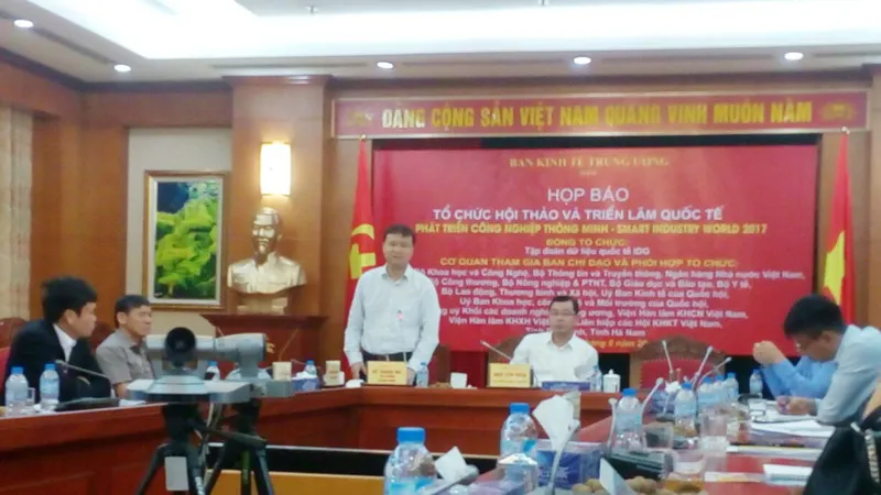 Quang cảnh cuộc họp báo