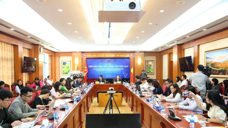 Quang cảnh buổi họp báo
