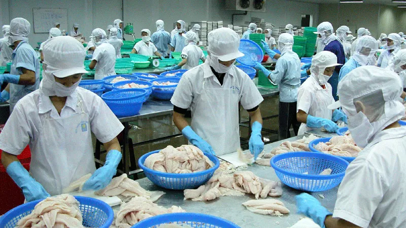 Lo doanh nghiệp Việt “chết trên sân nhà” vì hàng nước ngoài “đội lốt”