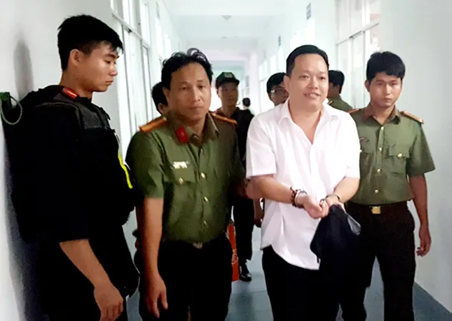 Nguyễn Huỳnh Đạt Nhân, Giám đốc Công ty Tây Nam lúc mới bị bắt. Ảnh: LÊ PHƯƠNG