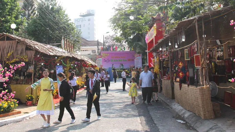 Một góc không gian Sắc xuân miệt vườn. Ảnh: HIỀN TRANG