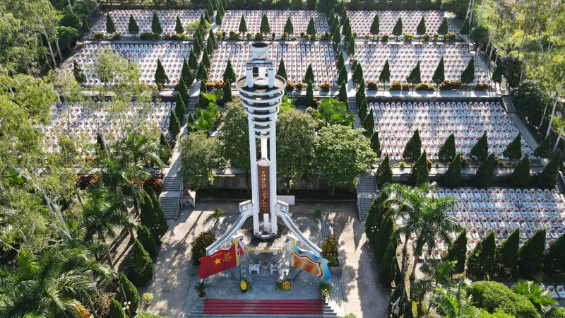 Nghĩa trang Liệt sĩ Quốc gia Vị Xuyên thay áo mới