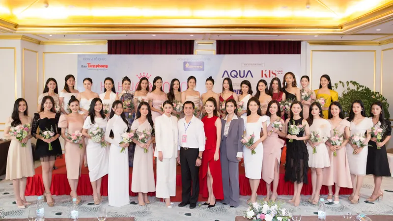 Dàn thí sinh 2000 lọt vào Bán kết Hoa Hậu Việt Nam 2020