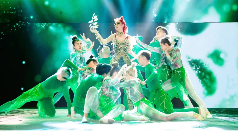 Kiều Loan được 3 huấn luyện viên “tranh giành” trong tập 1 The Heroes