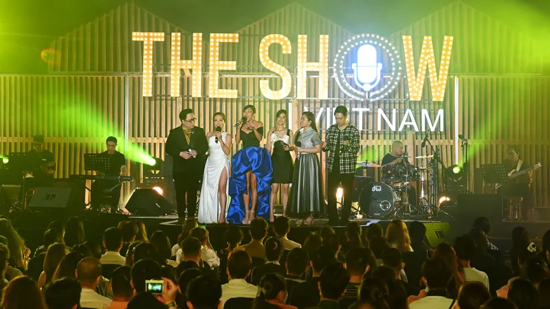 Lê Hiếu, Uyên Linh, Văn Mai Hương, Thùy Chi, Hoàng Yến Chibi trình diễn thăng hoa trong đêm nhạc Đức Trí
