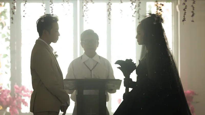 Miu Lê kết hợp Karik, Đinh Hà Uyên Thư, Châu Đăng Khoa tung MV mới toanh