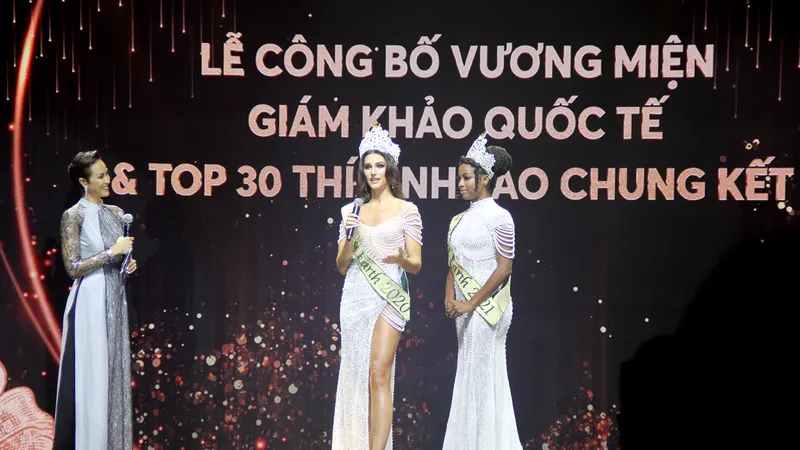 Hoa hậu Lindsey Coffey, Hoa hậu Destiny Evelyn Wagner làm giám khảo chung kết Hoa hậu Các dân tộc Việt Nam 2022