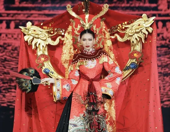 Mãn nhãn trang phục dân tộc cùng Hoa hậu Hòa bình Việt Nam 2022