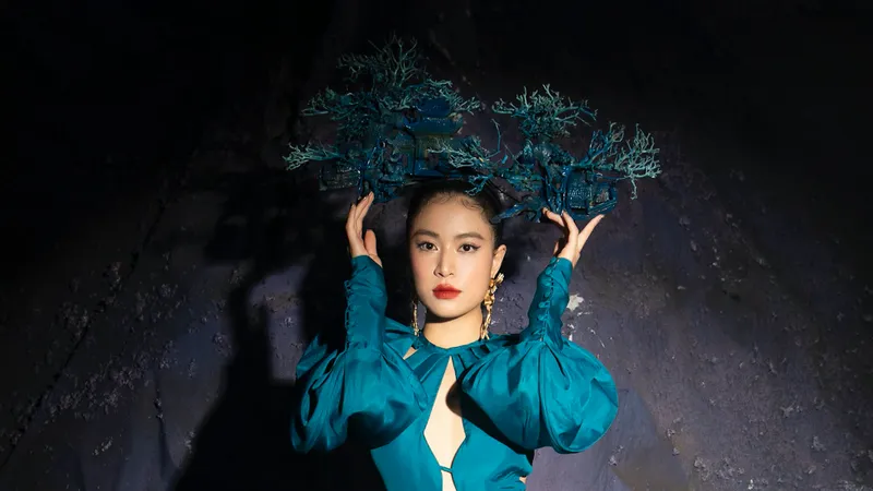 Hoàng Thùy Linh tung MV chốt năm 2022