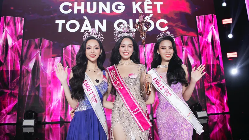 Người đẹp Huỳnh Thị Thanh Thủy đăng quang Hoa hậu Việt Nam 2022