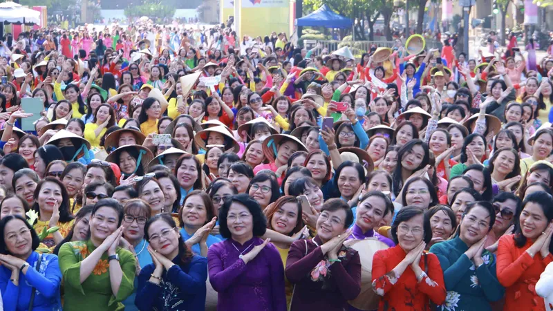 Lễ hội Áo dài TPHCM 2023: Nhiều điểm nhất, dấu ấn độc đáo