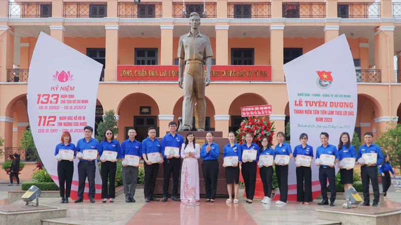 Tuyên dương “Thanh niên tiên tiến làm theo lời Bác” cho 100 tập thể, cá nhân tiêu biểu