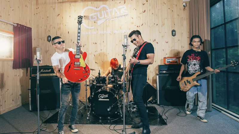 Tạ Quang Thắng tung MV “Sơn Tinh - Thủy Tinh”; cảnh báo lừa đảo vé xem BlackPink