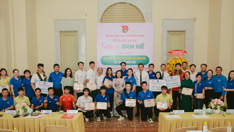 Tuyên dương 45 văn nghệ sĩ, huấn luyện viên, vận động viên trẻ tiêu biểu TPHCM