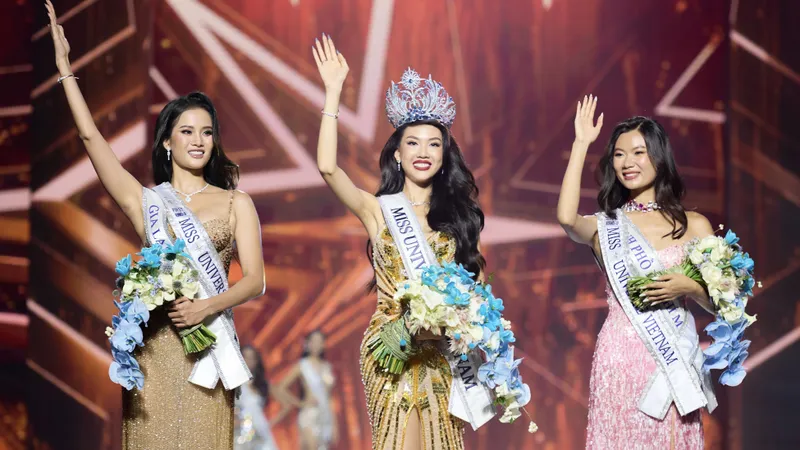 Bùi Quỳnh Hoa đăng quang Miss Universe Vietnam 2023