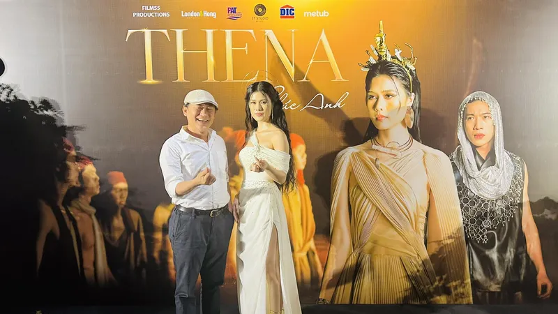 Phúc Anh - học trò NSND Tạ Minh Tâm bất ngờ tung album đầu tay