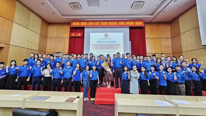 Tuổi trẻ Đoàn Khối Dân - Chính - Đảng TPHCM: Xung kích, chung tay chăm lo người dân