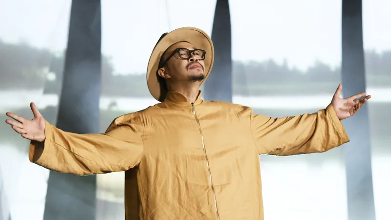 Hà Lê "lột xác" trong MV thông điệp gia đình