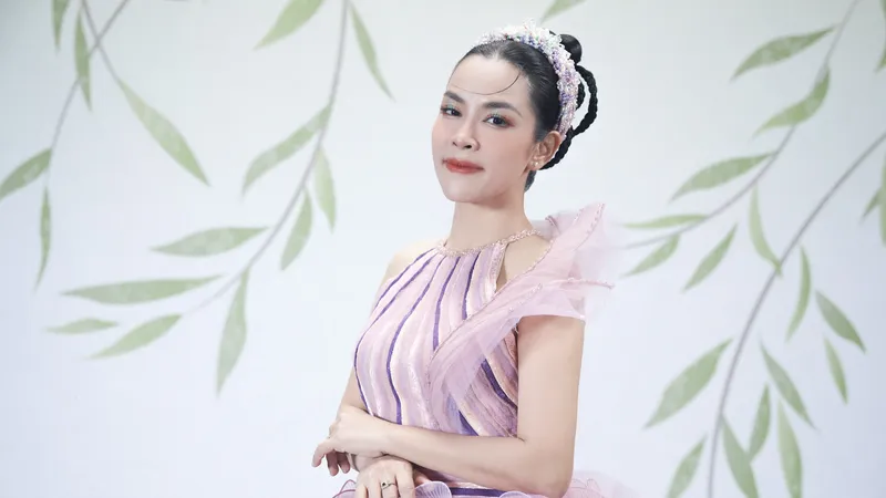 Ca sĩ Ngọc Mai “tự làm khó mình" với MV Cánh sen cô độc?