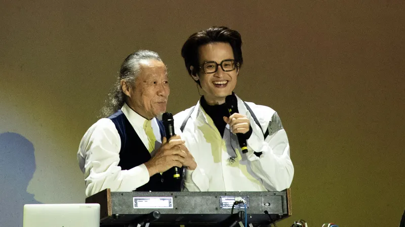 Hà Anh Tuấn ra mắt bộ album “Chân trời rực rỡ” 