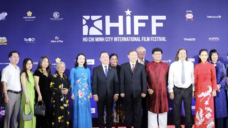 Những khoảnh khắc ấn tượng trên thảm đỏ bế mạc HIFF 2024