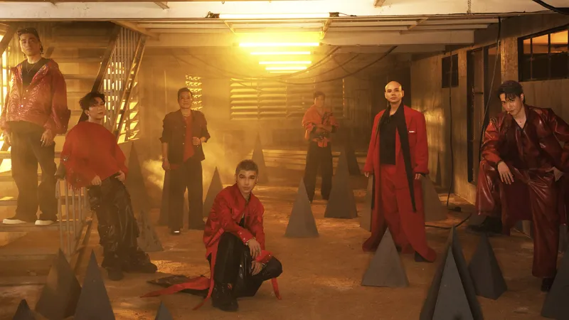 MV “Hỏa Ca - Call me by fire” ra mắt, 33 “anh trai” xuất hiện độc đáo