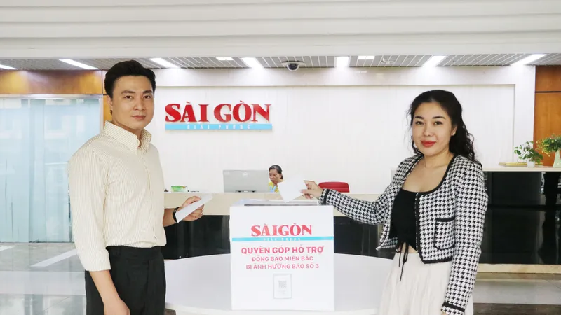 Ca sĩ Thiên Phú, Đoàn Đại Hòa chung tay cùng Báo SGGP ủng hộ người dân miền Bắc