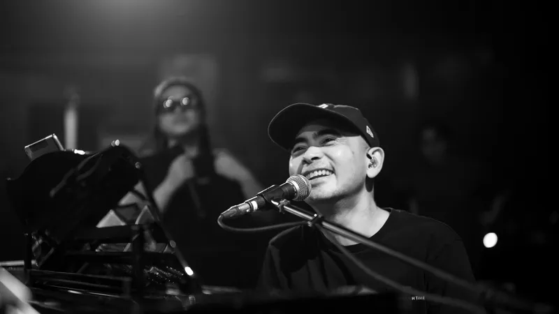 Live concert đầu tiên của nhạc sĩ Đức Trí làm tại TPHCM: Bữa tiệc âm thanh và sắc màu