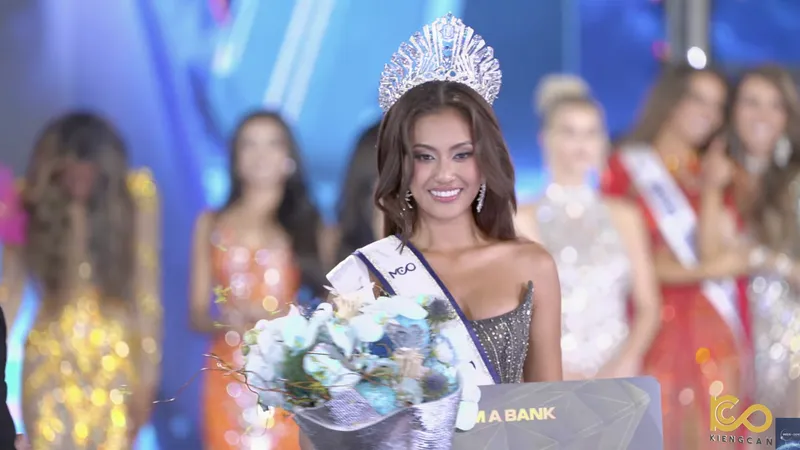 Người đẹp Indonesia đăng quang Miss Cosmo 2024