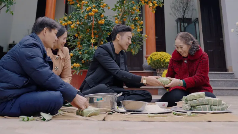 Nghe Dương Quốc Hưng hát nhạc xuân, chỉ muốn về nhà