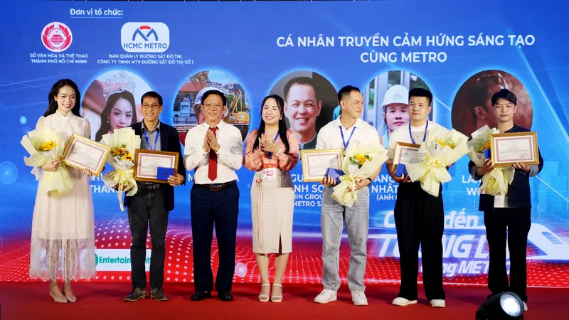 Trao giải “Chạm đến tương lai cùng Metro”
