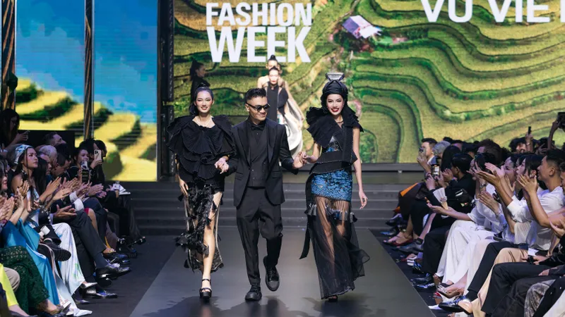 Adrian Anh Tuấn, Vũ Việt Hà, Frederick Lee bùng nổ cùng thời trang