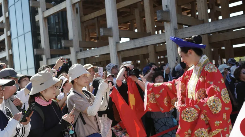 Hoa hậu Thanh Thủy quảng bá văn hóa Việt tại EXPO Osaka 2025