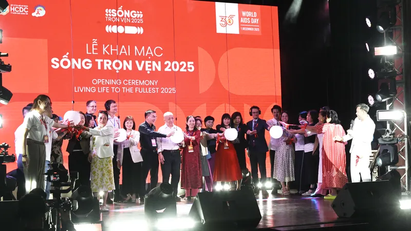 "Sống trọn vẹn 2025": Chung tay đẩy lùi dịch bệnh AIDS
