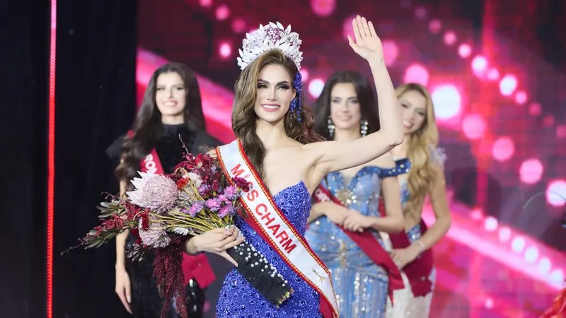 Người đẹp Venezuela đăng quang Miss Charm 2025