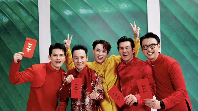 68 nghệ sĩ Việt “hội ngộ” trong MV tết của Trúc Nhân