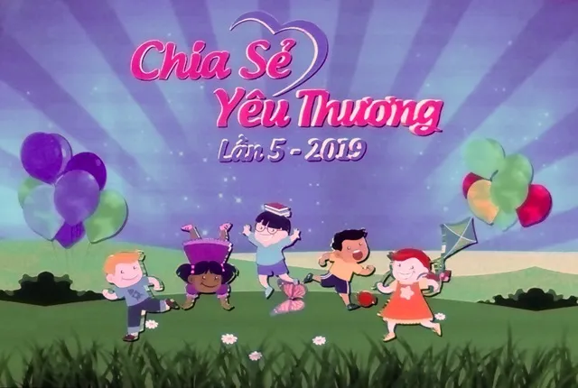 300 trẻ em có hoàn cảnh khó khăn ở TPHCM nhận quà 1-6