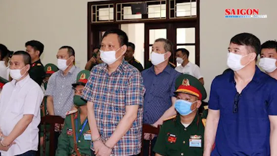 Trùm buôn lậu xăng dầu thừa nhận đưa hối lộ 150.000 USD để đưa hàng sang Campuchia